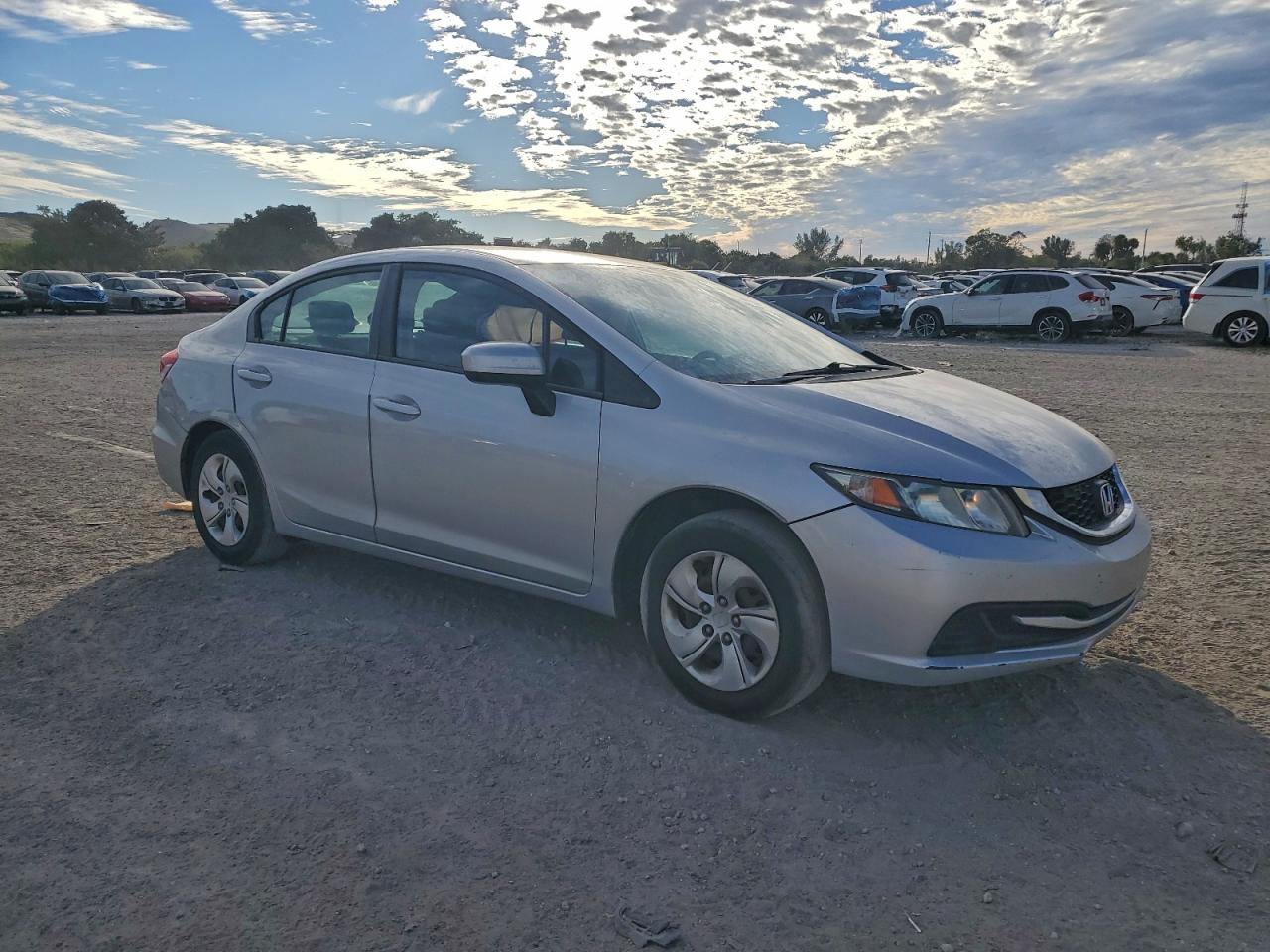 2015 HONDA CIVIC LX photo 4