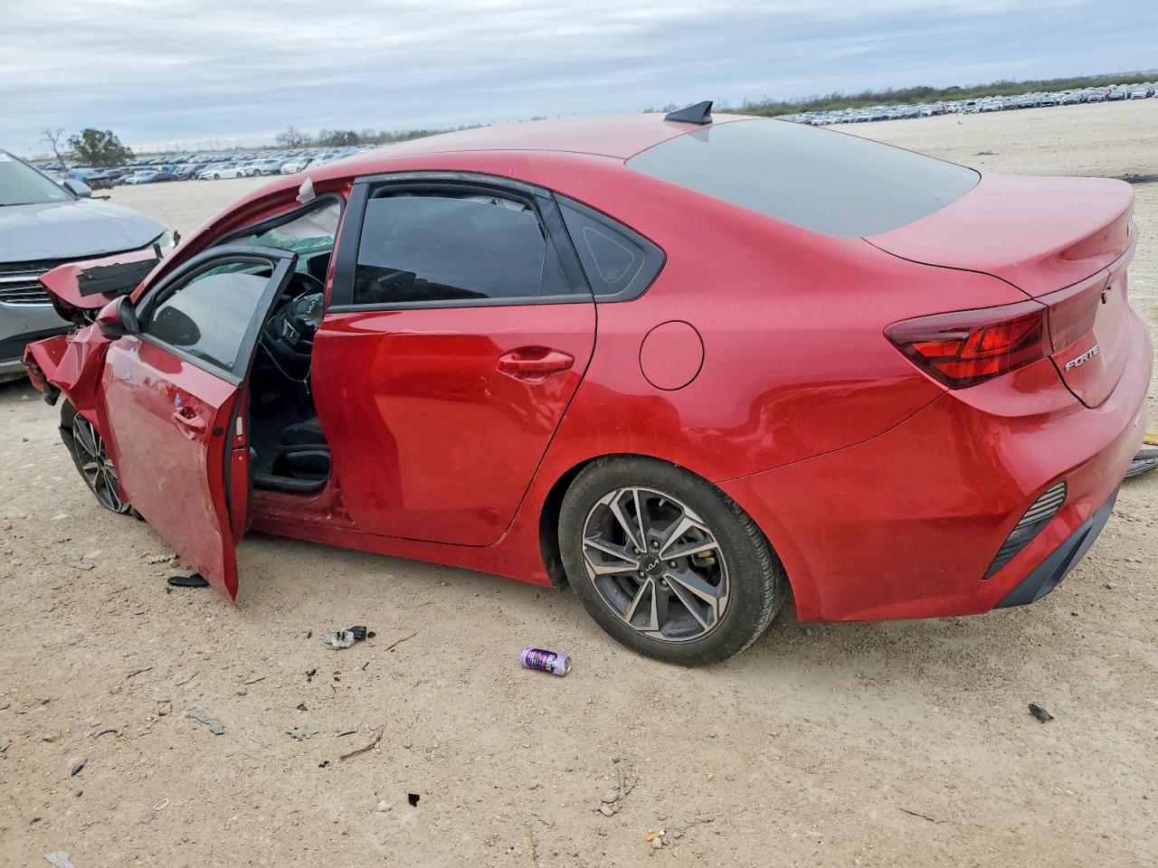 2024 KIA FORTE LX photo 3