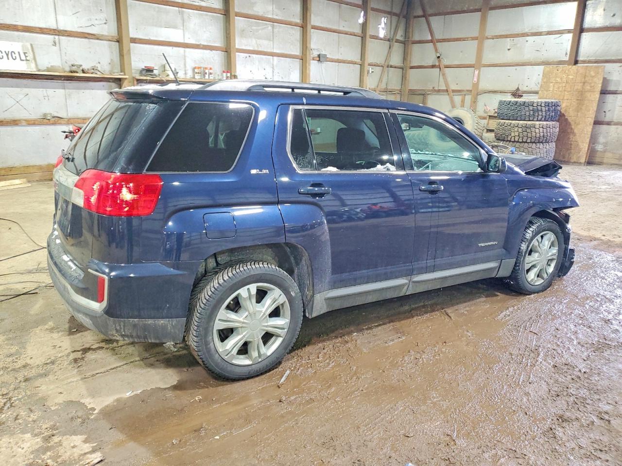 2017 GMC TERRAIN SLE photo 3
