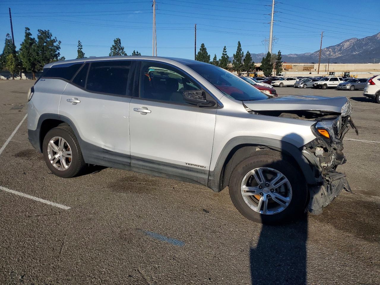 2018 GMC TERRAIN SLE photo 4