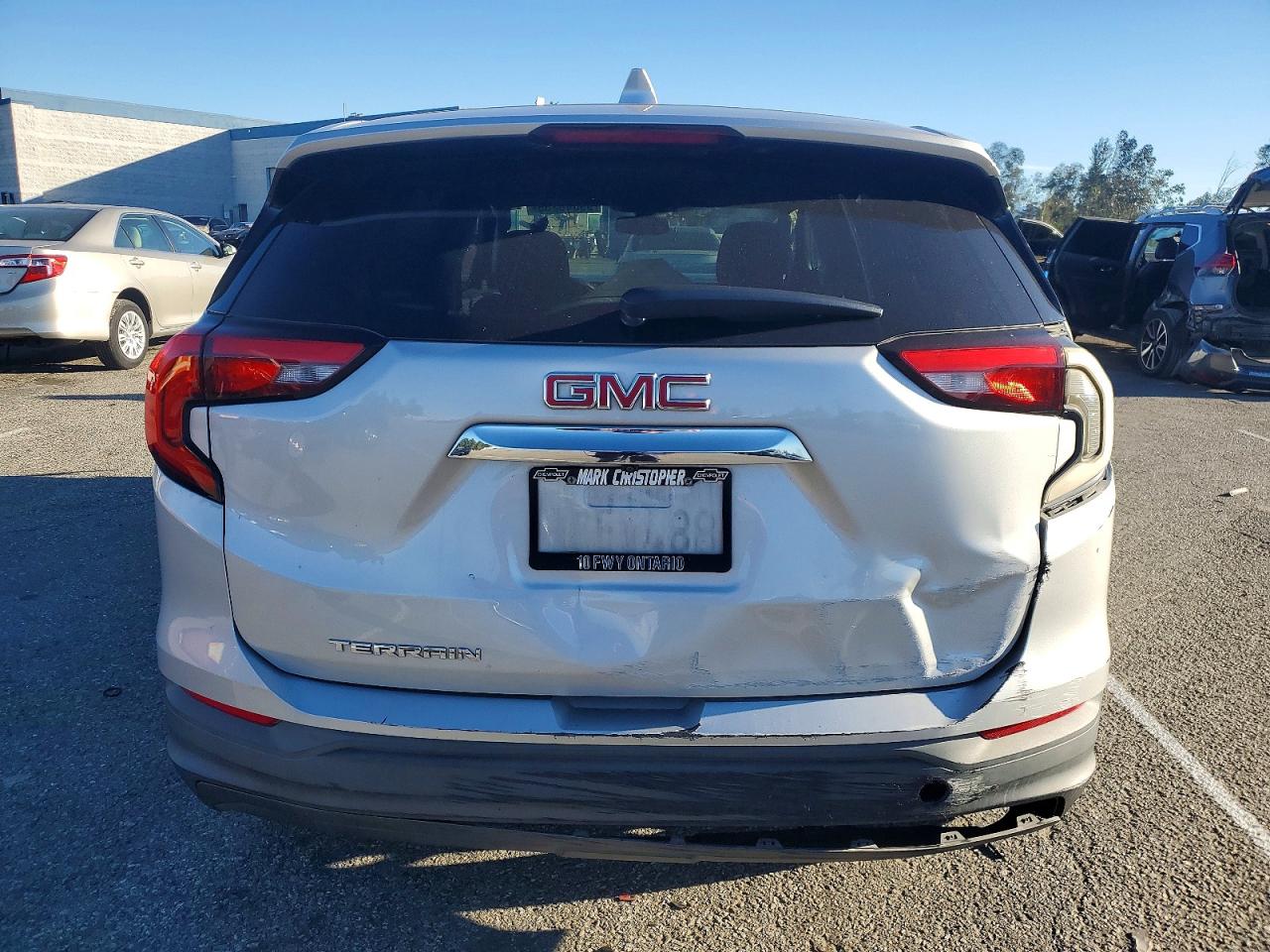 2018 GMC TERRAIN SLE photo 6