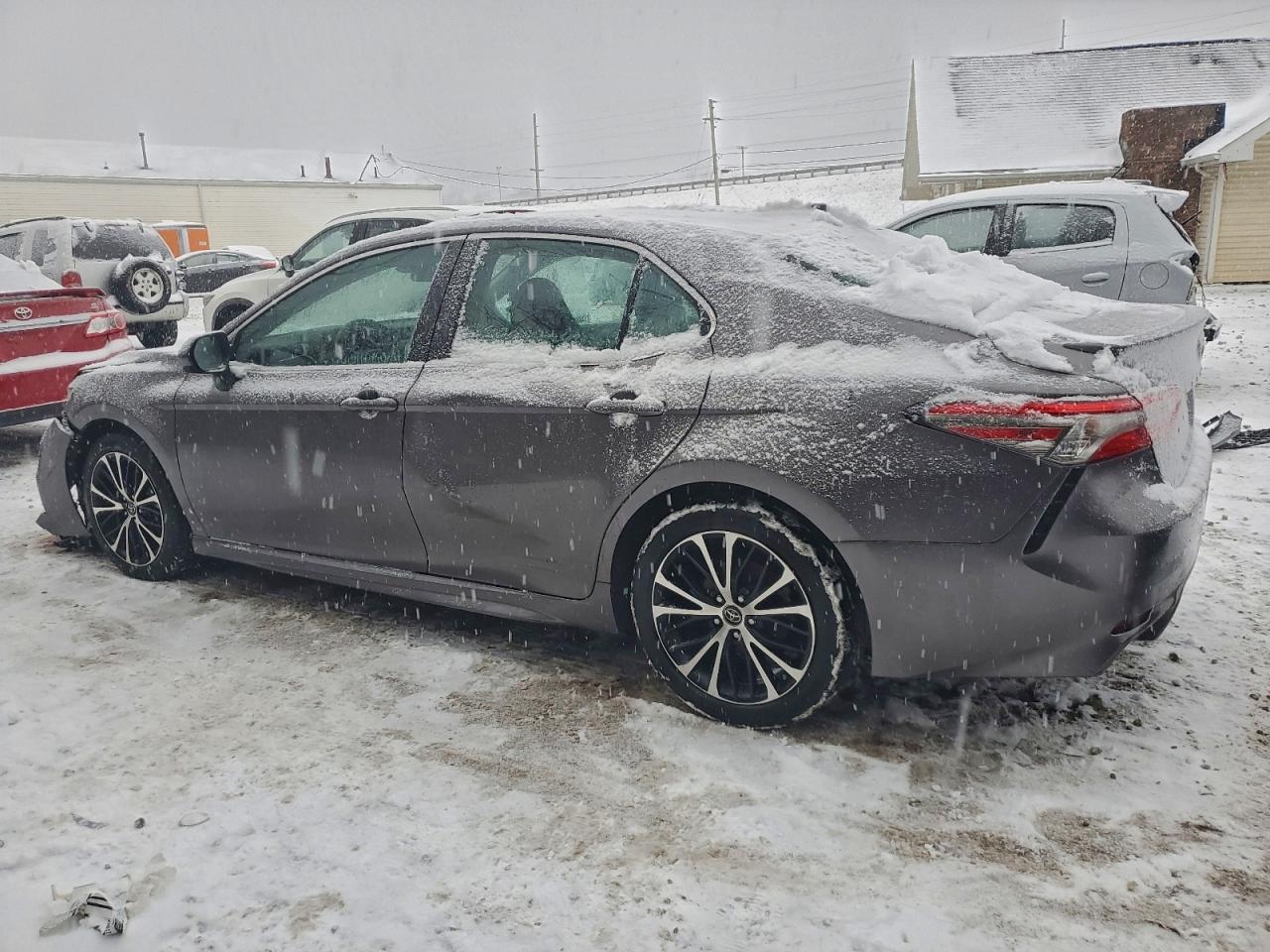 2019 TOYOTA CAMRY L photo 2