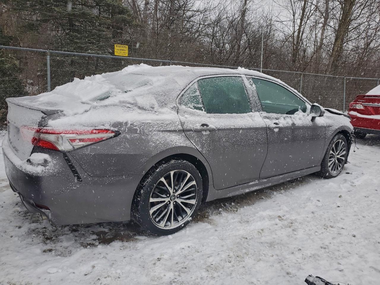 2019 TOYOTA CAMRY L photo 3