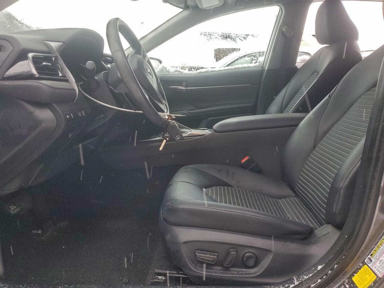 2019 TOYOTA CAMRY L photo 7