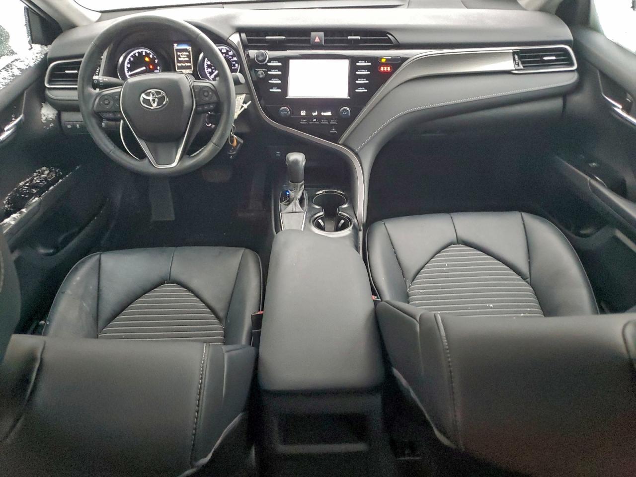 2019 TOYOTA CAMRY L photo 8