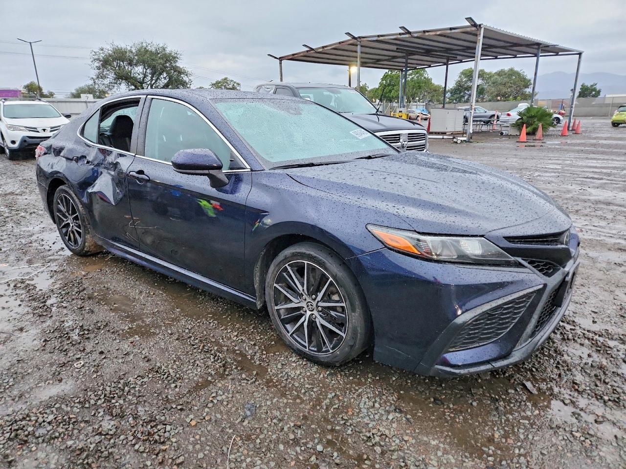 2021 TOYOTA CAMRY SE photo 4