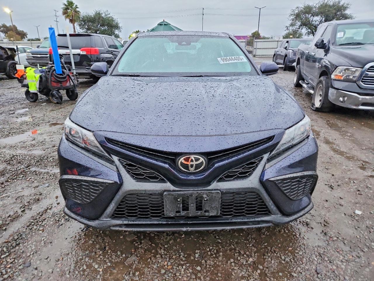 2021 TOYOTA CAMRY SE photo 5