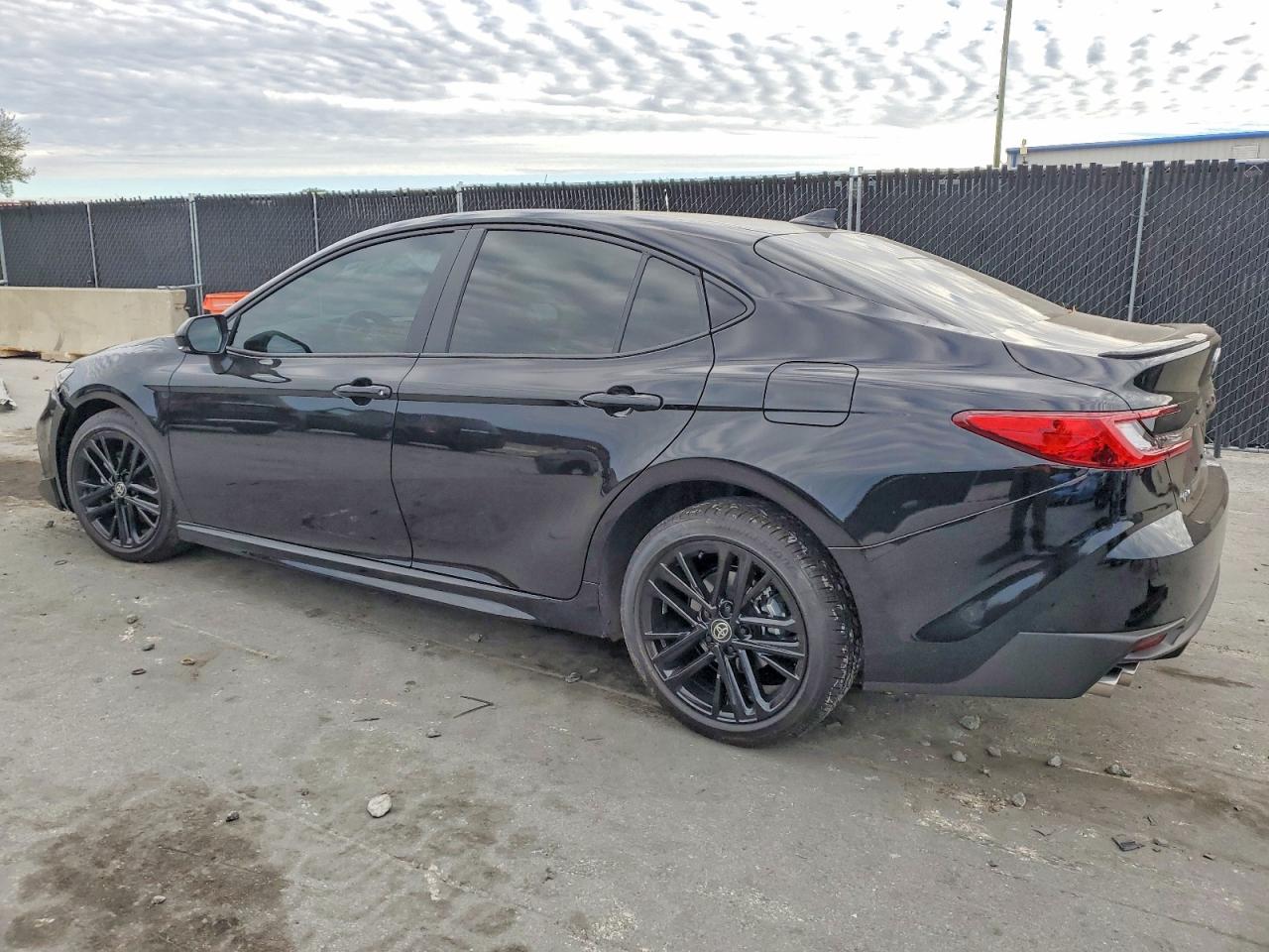 2026 TOYOTA CAMRY XSE photo 3