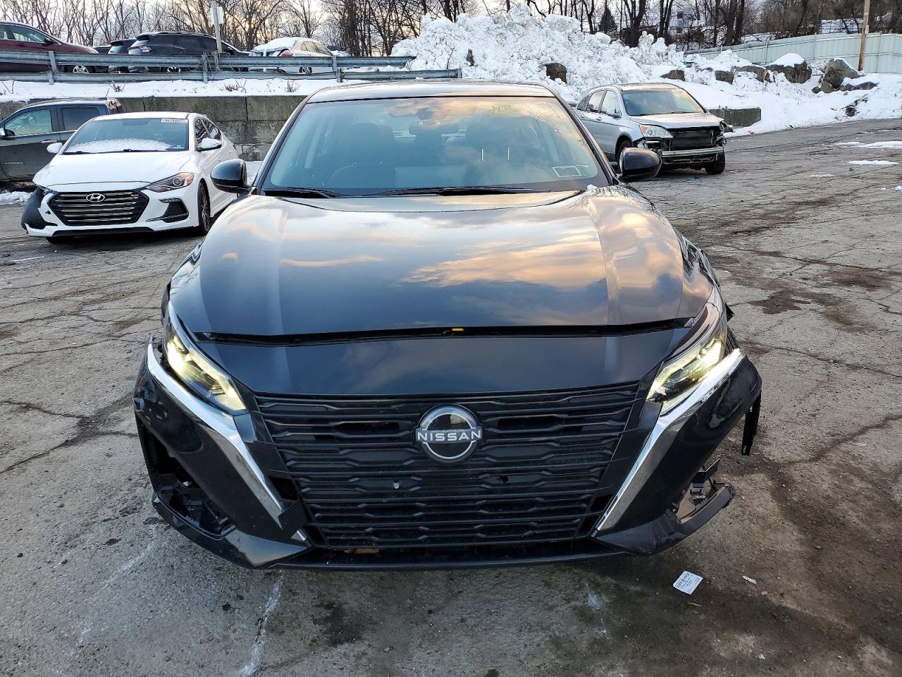 2025 NISSAN ALTIMA photo 5