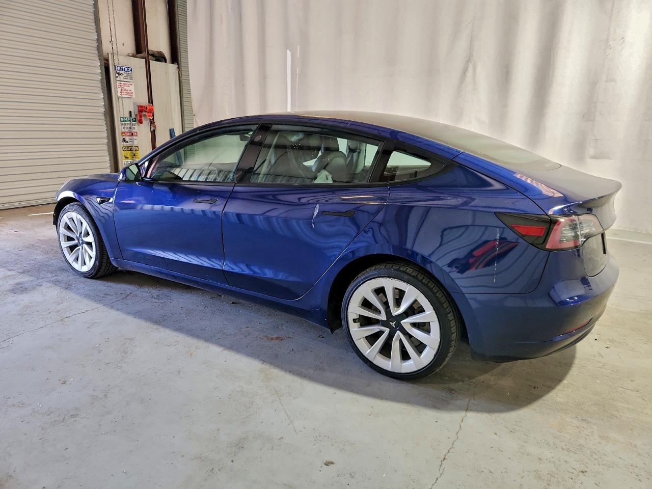 2022 TESLA MODEL 3 photo 2