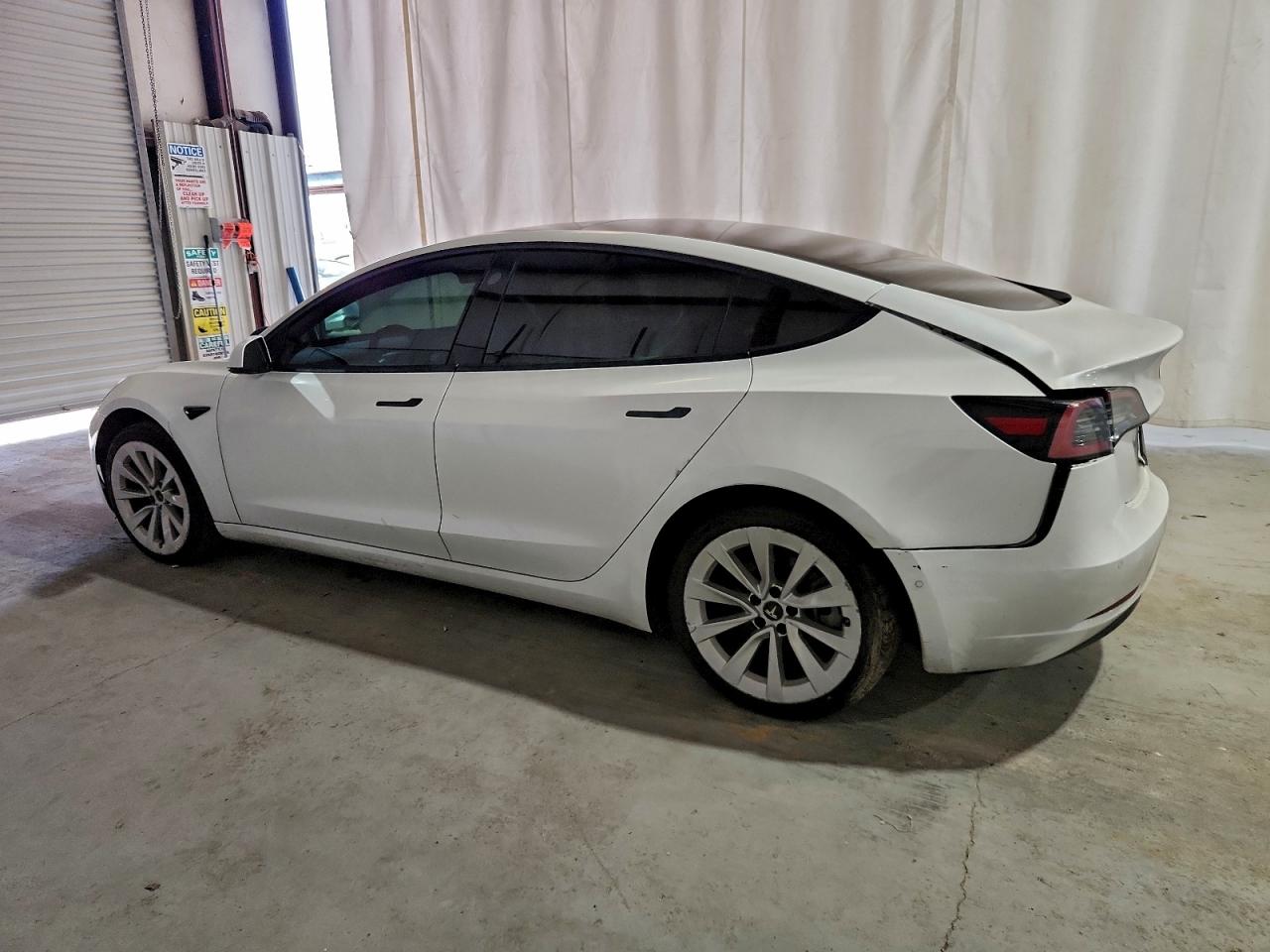 2022 TESLA MODEL 3 photo 2