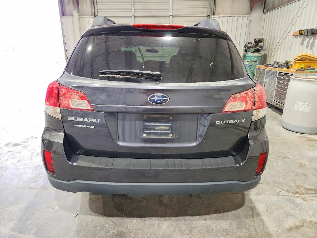 2010 SUBARU OUTBACK 2.5I PREMIUM photo 11