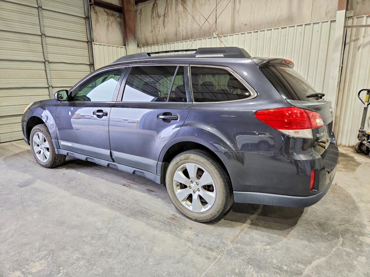 2010 SUBARU OUTBACK 2.5I PREMIUM photo 3