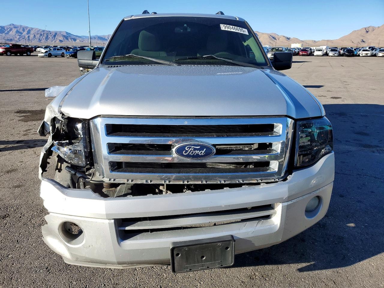 2012 FORD EXPEDITION XLT photo 5