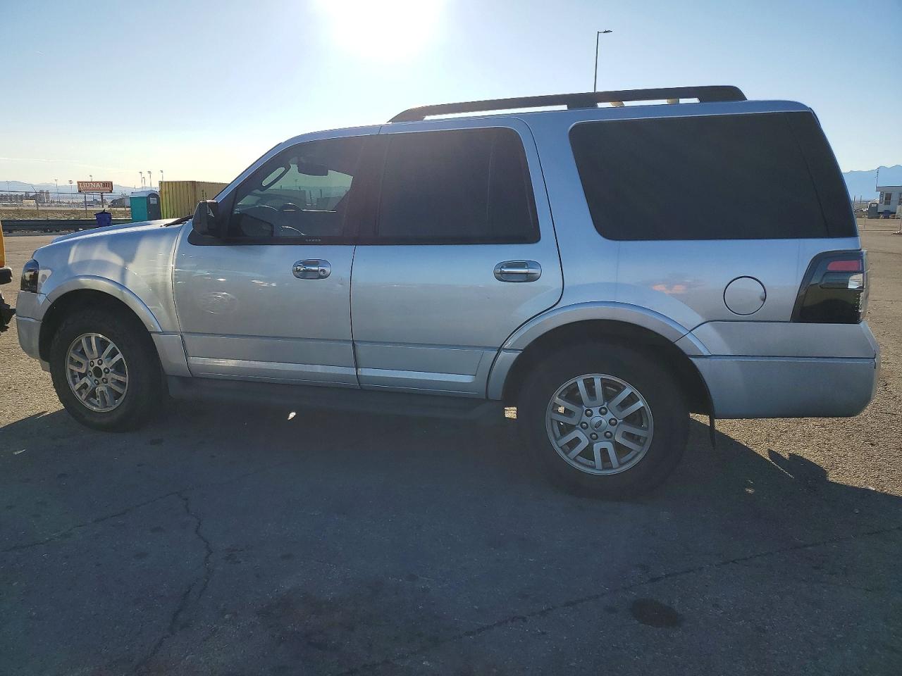 2012 FORD EXPEDITION XLT photo 2