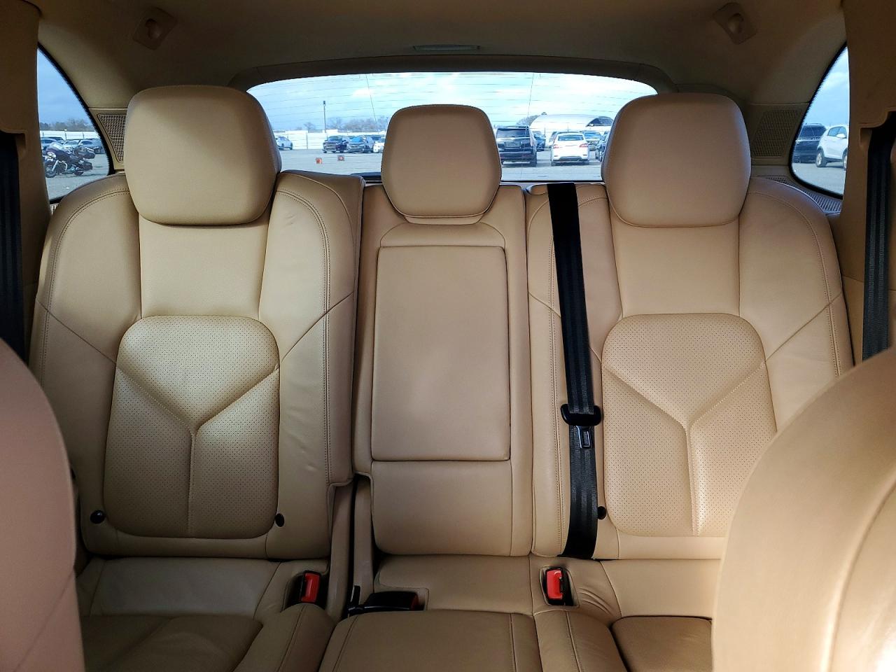 2011 PORSCHE CAYENNE S photo 10