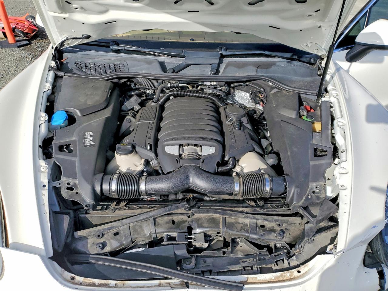 2011 PORSCHE CAYENNE S photo 12