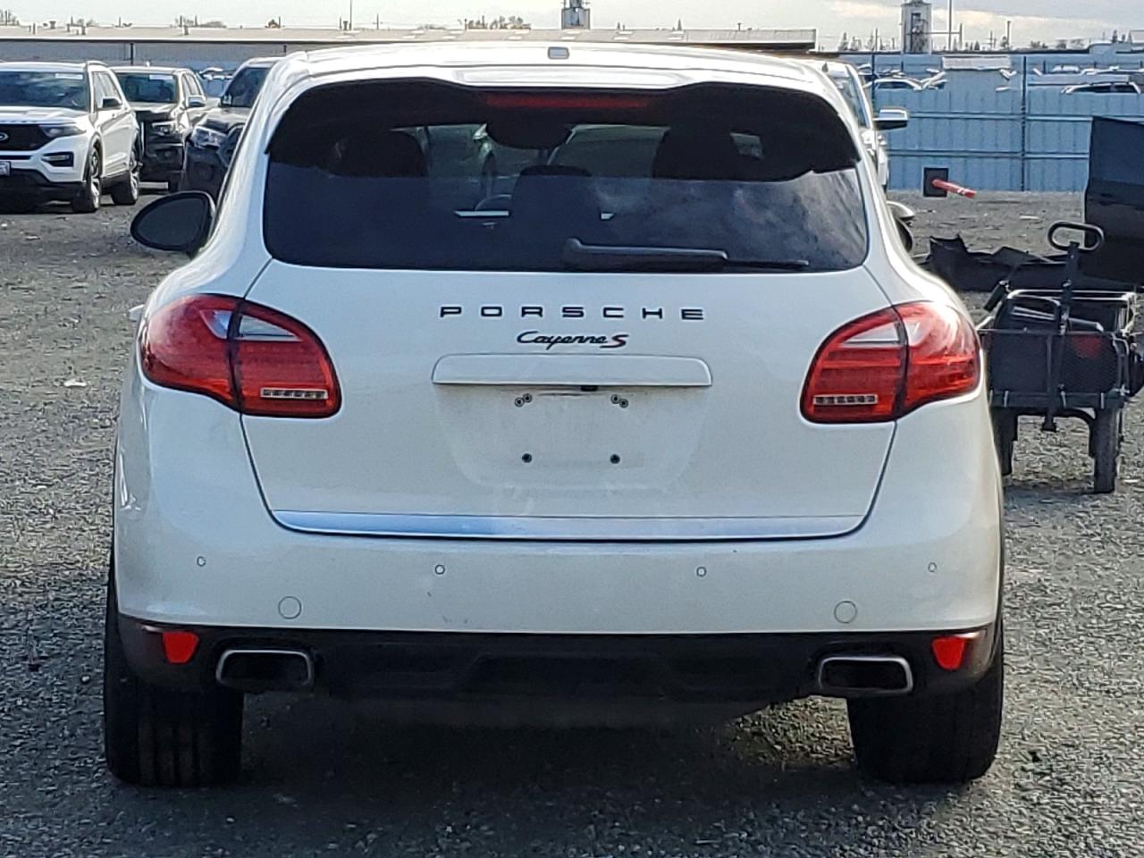 2011 PORSCHE CAYENNE S photo 6