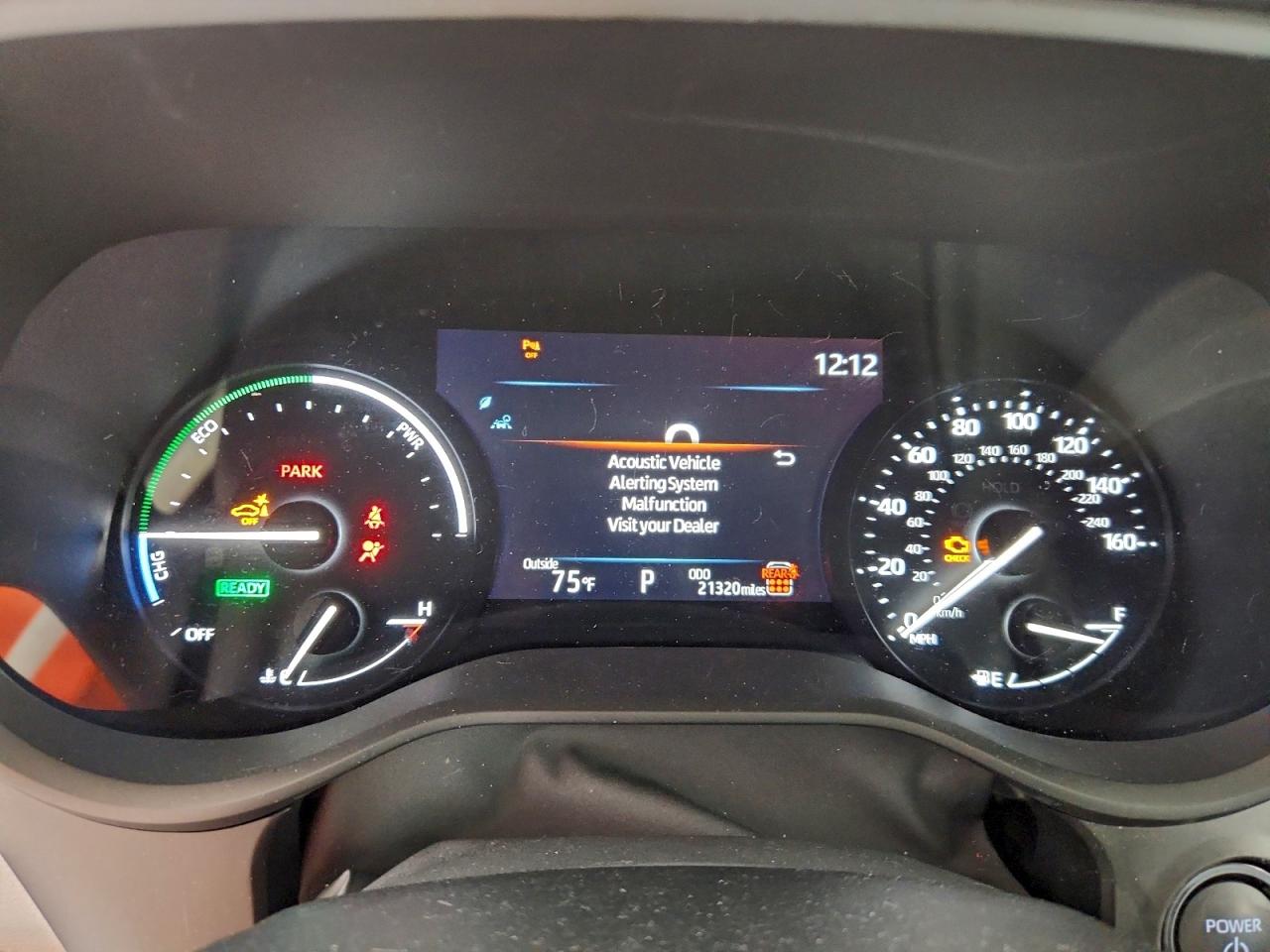 2025 TOYOTA SIENNA XLE photo 9