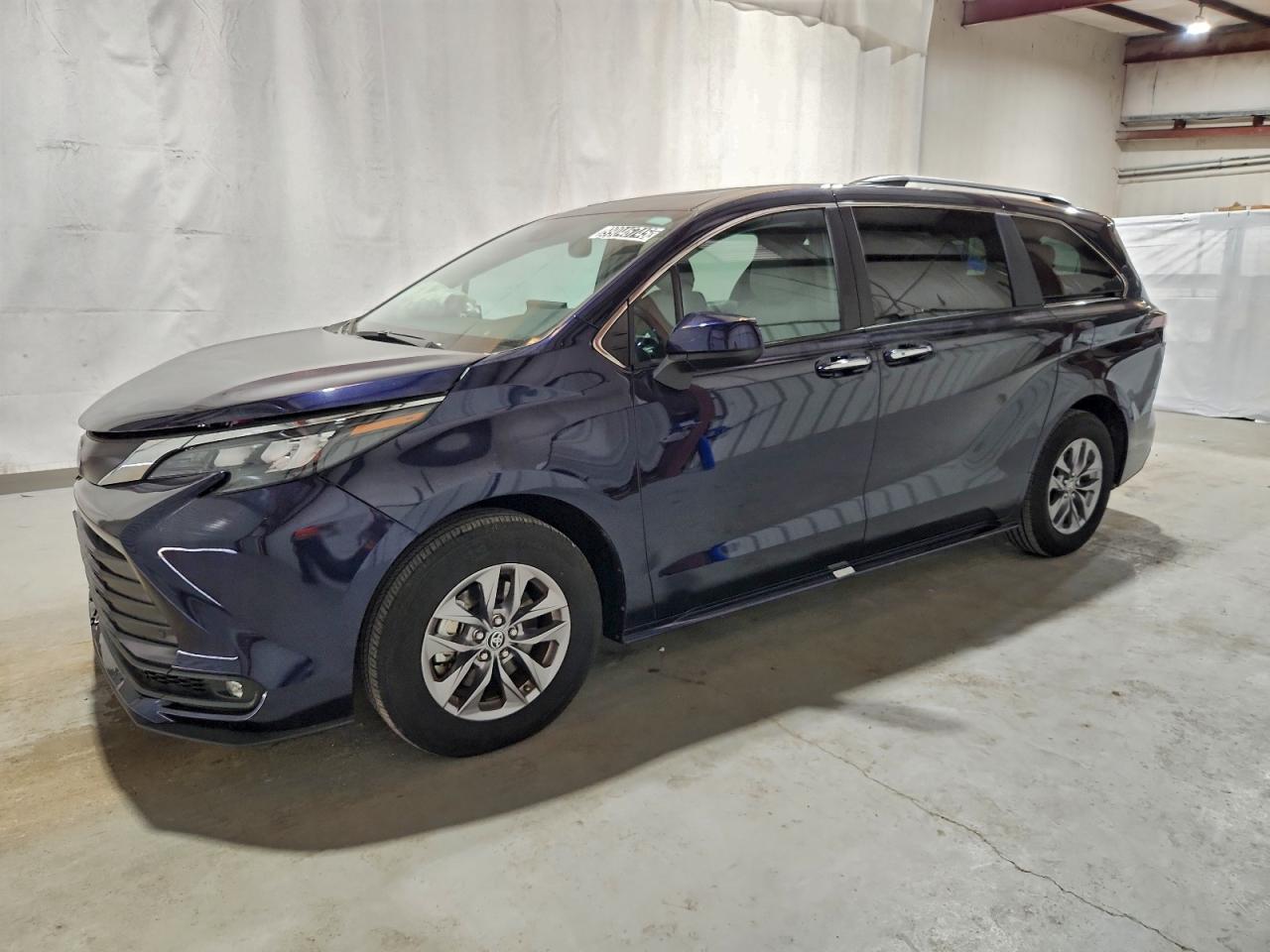 2025 TOYOTA SIENNA