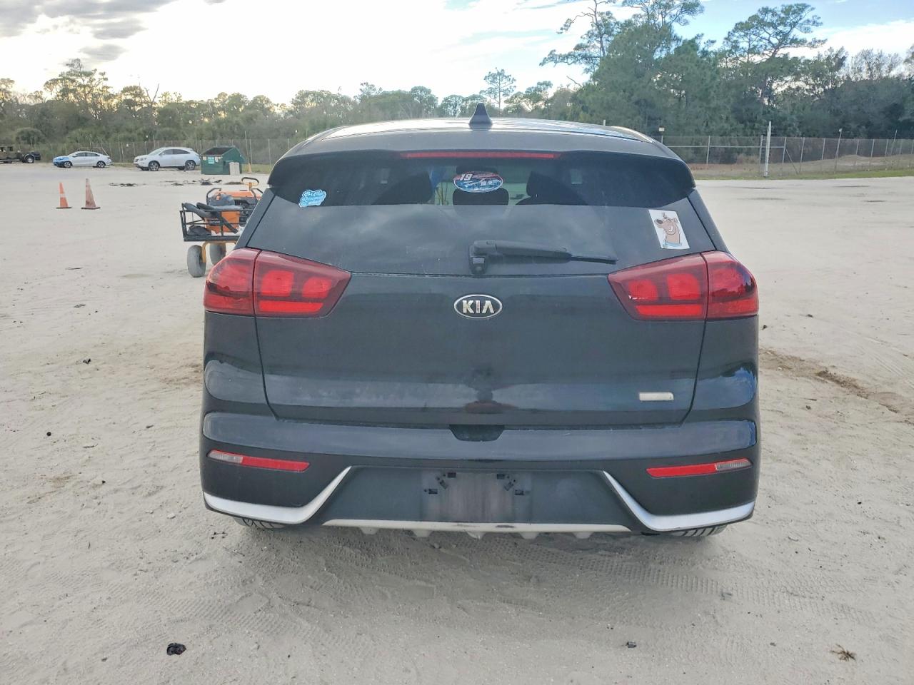 2017 KIA NIRO FE photo 6