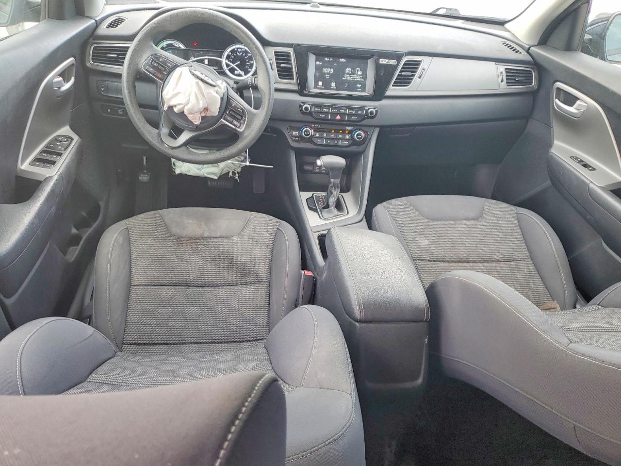 2017 KIA NIRO FE photo 8