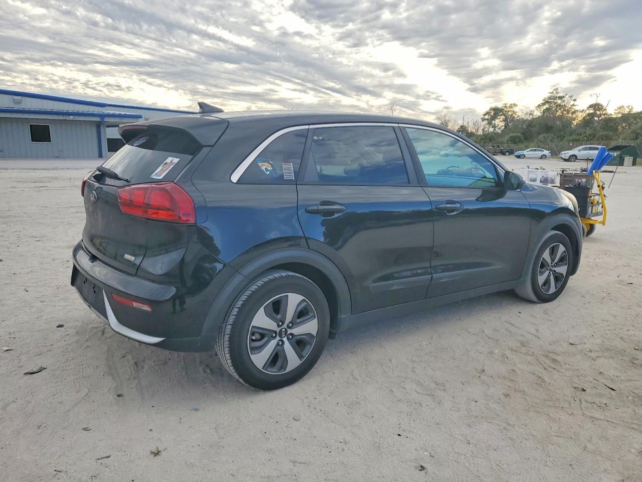 2017 KIA NIRO FE photo 3