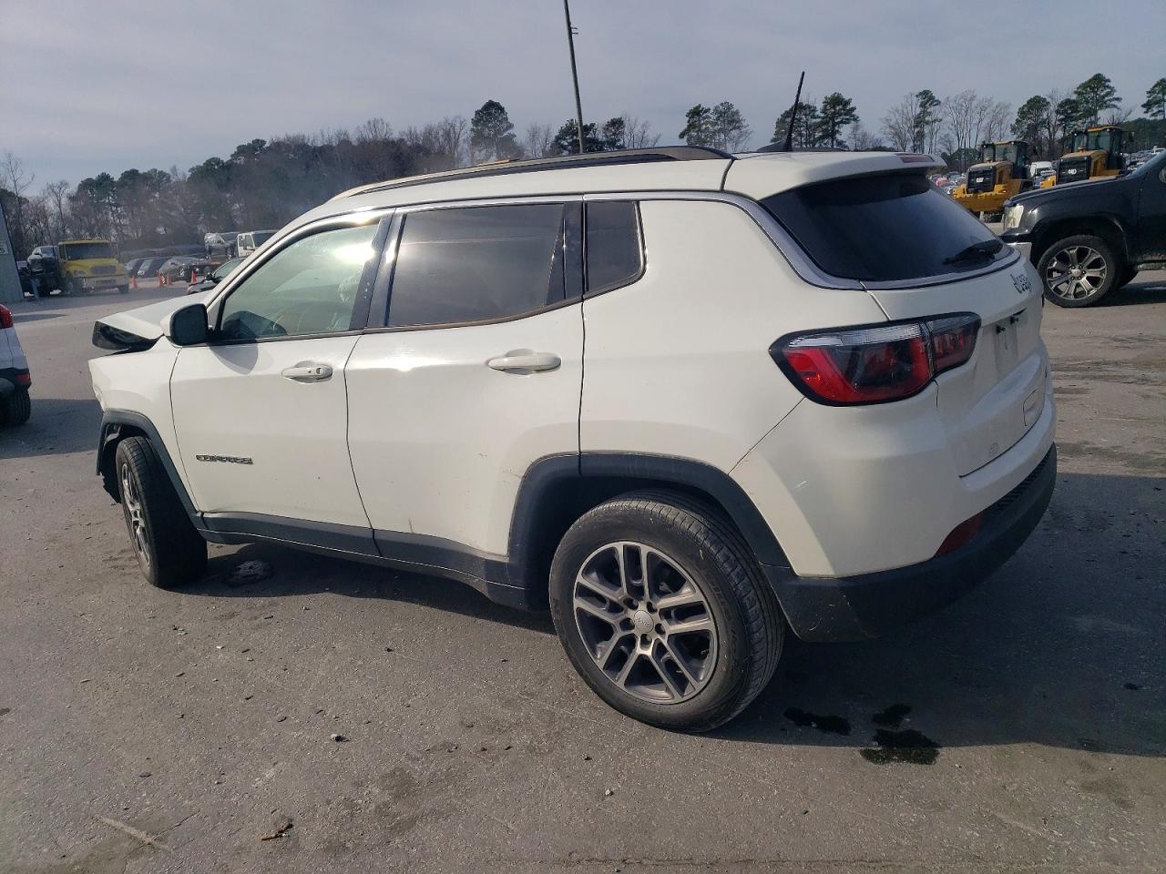2017 JEEP COMPASS LATITUDE photo 2
