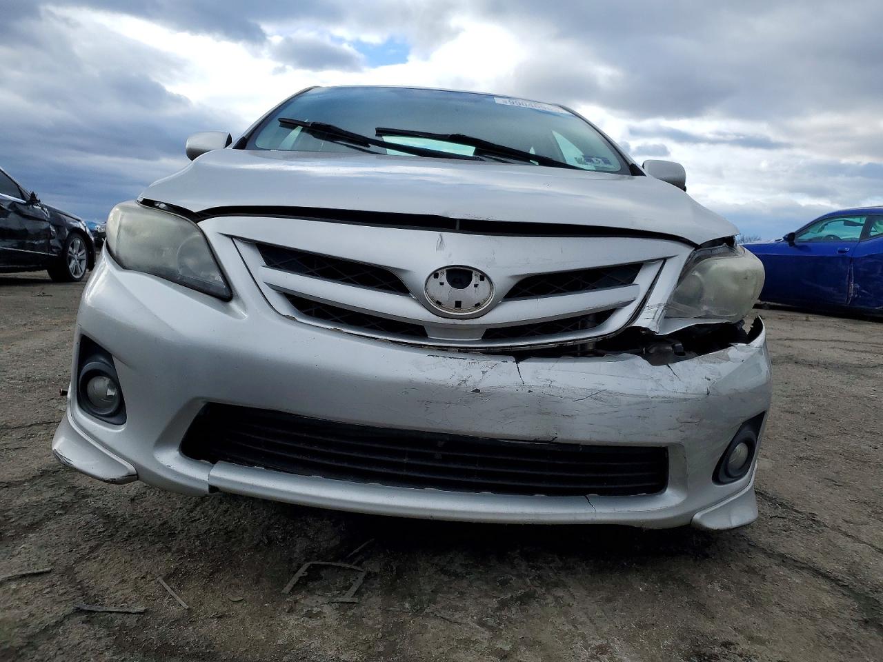 2013 TOYOTA COROLLA BASE photo 5