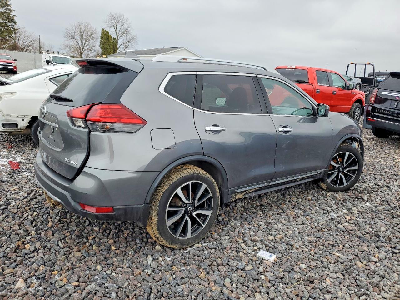 2017 NISSAN ROGUE SV photo 5