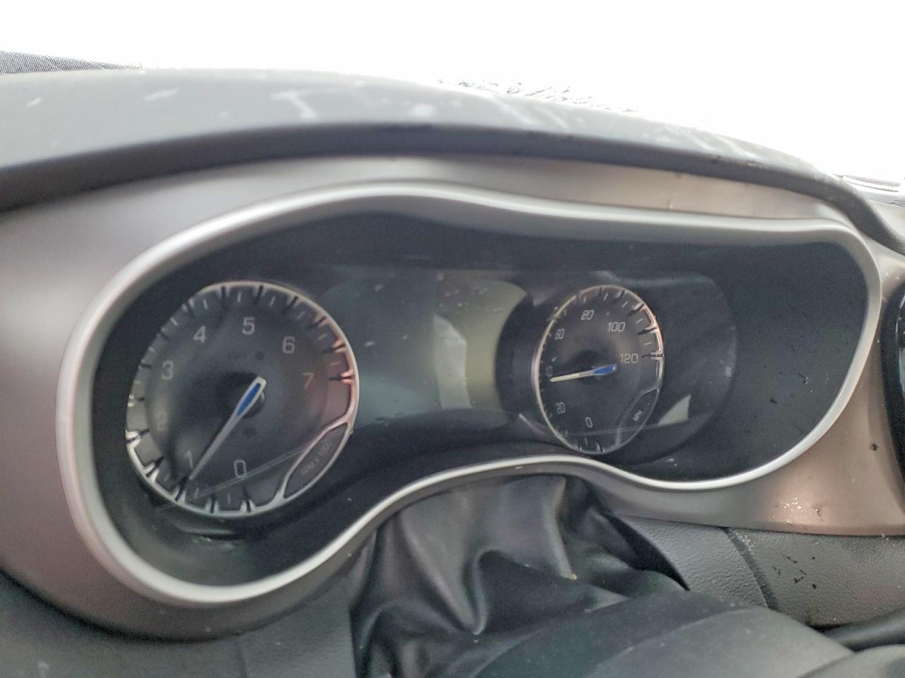 2025 CHRYSLER PACIFICA SELECT photo 9