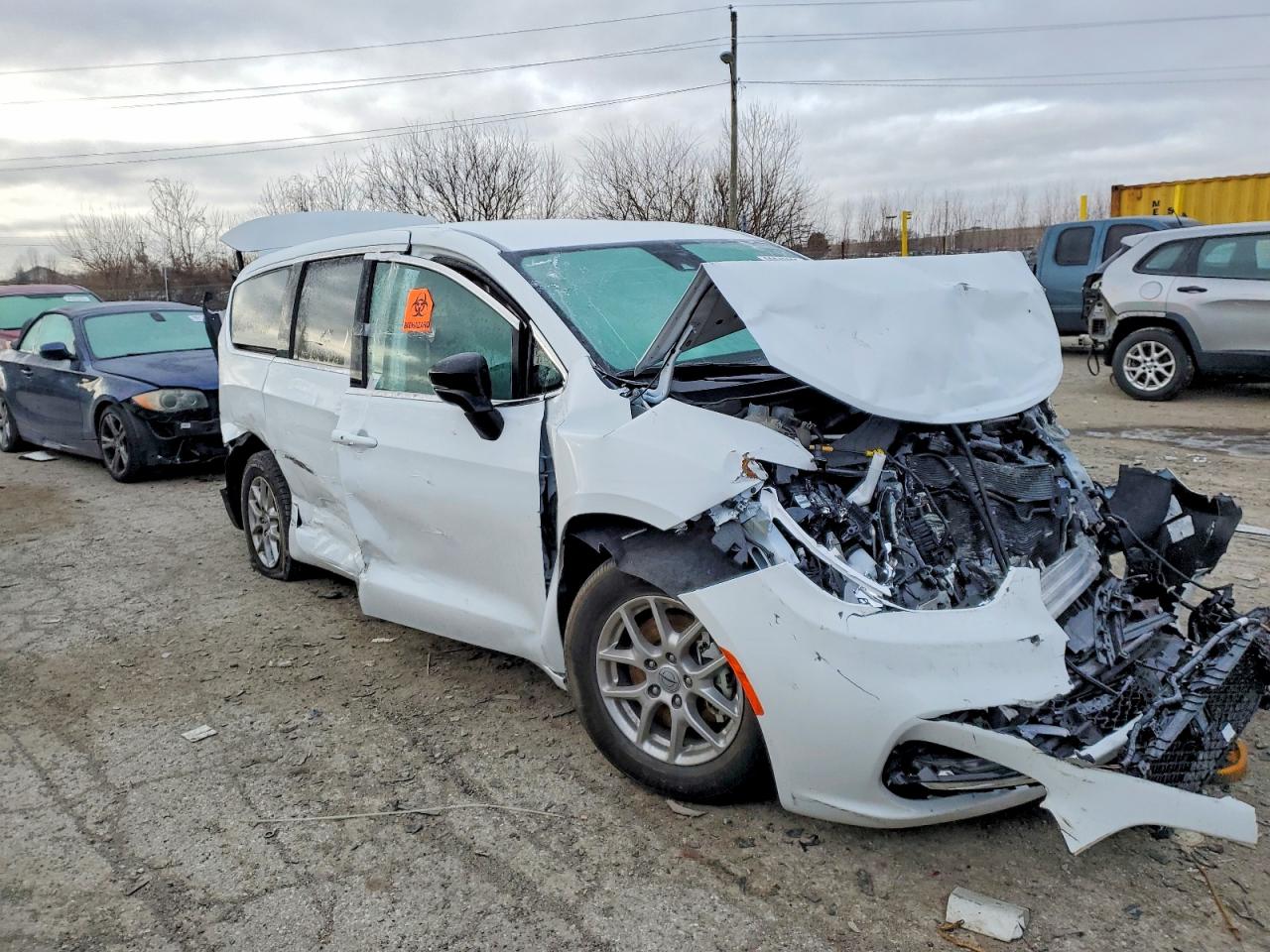 2025 CHRYSLER PACIFICA SELECT photo 4
