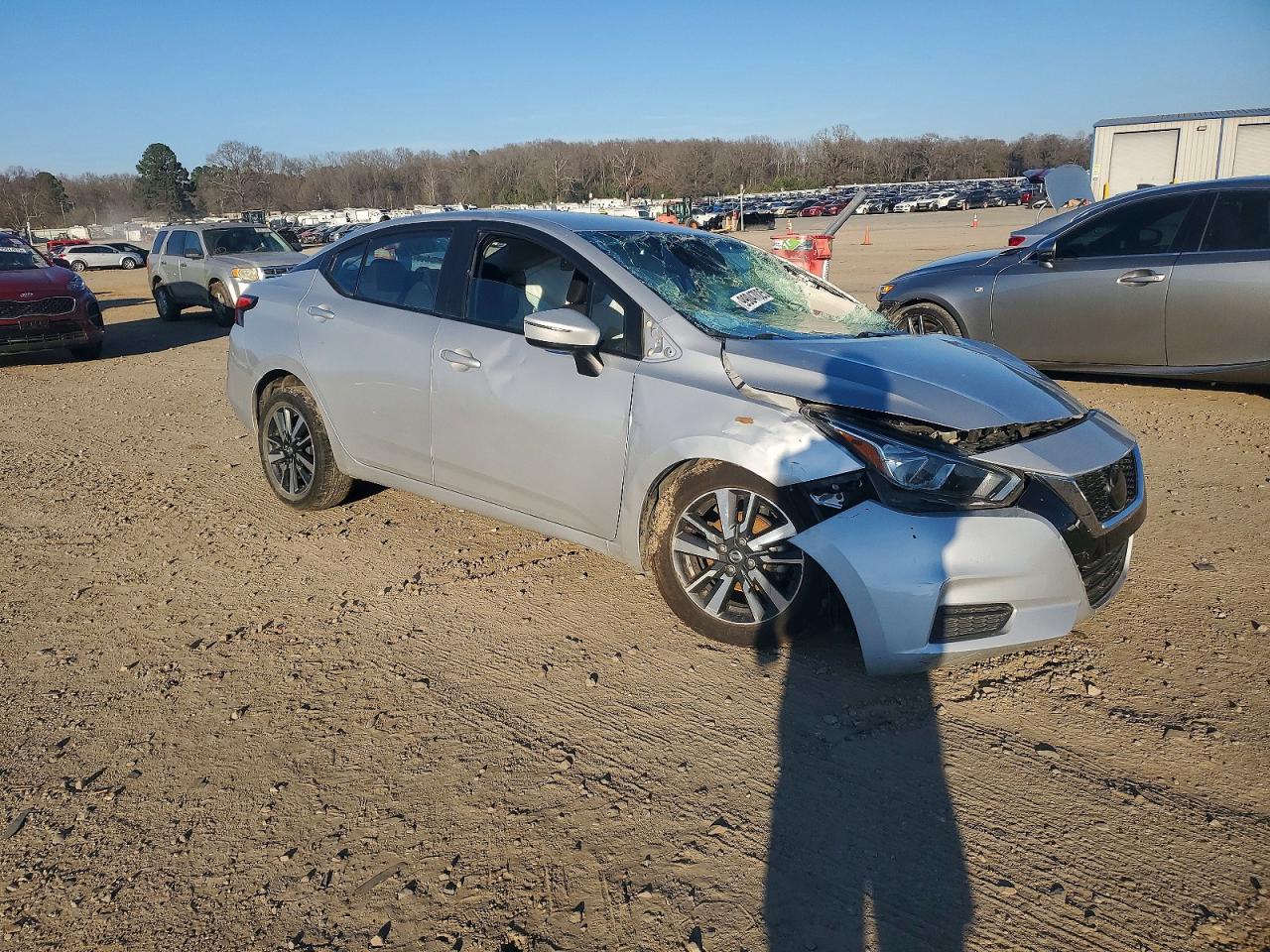 2021 NISSAN VERSA SV photo 4