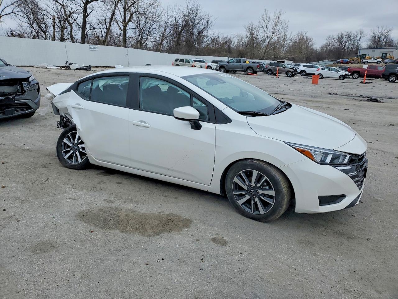 2024 NISSAN VERSA SV photo 7