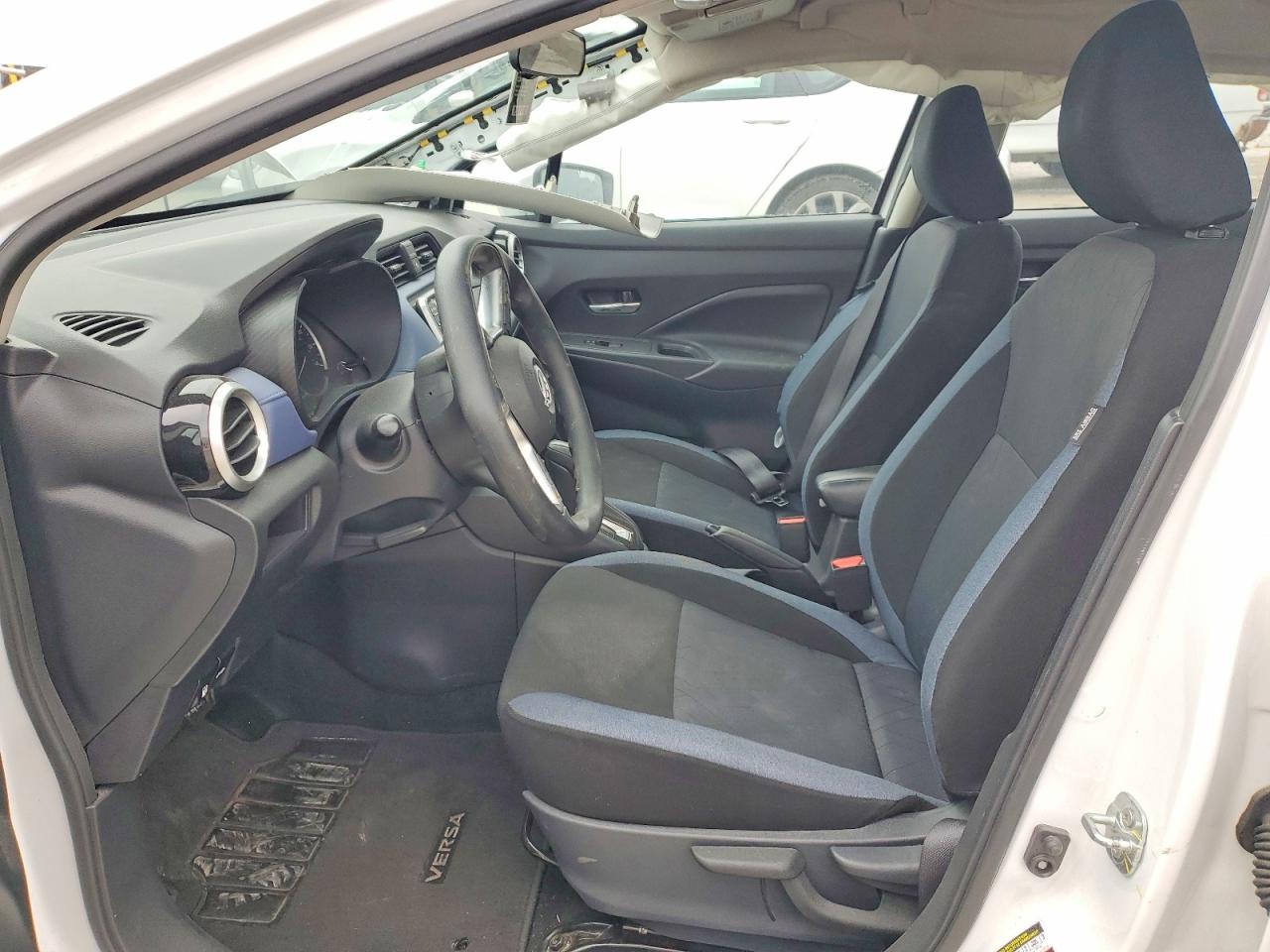 2024 NISSAN VERSA SV photo 13