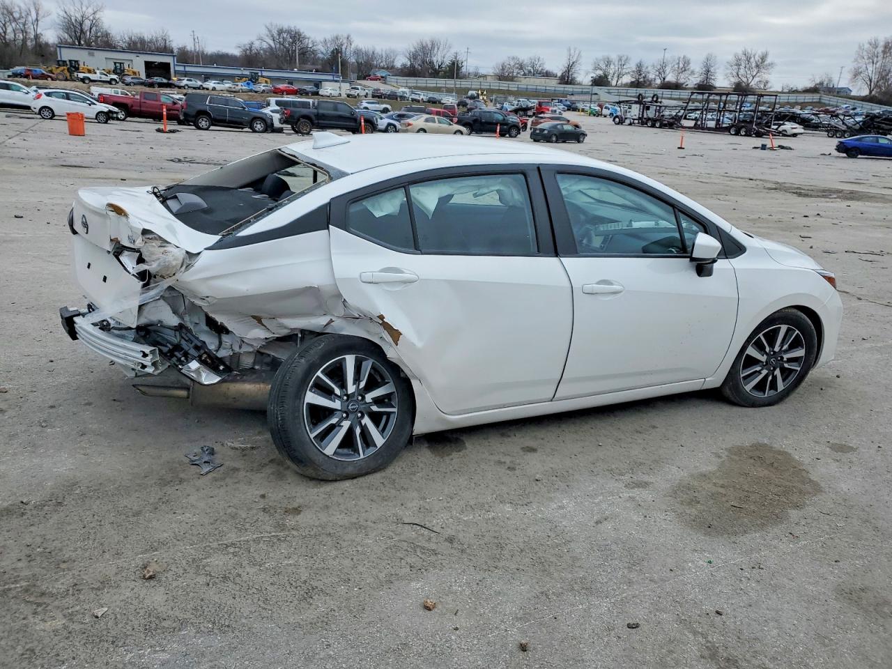 2024 NISSAN VERSA SV photo 5