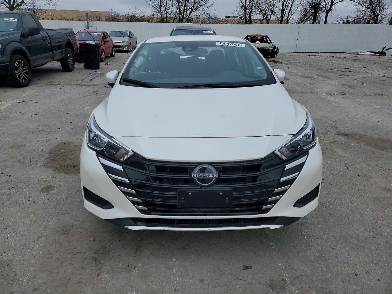2024 NISSAN VERSA SV photo 9