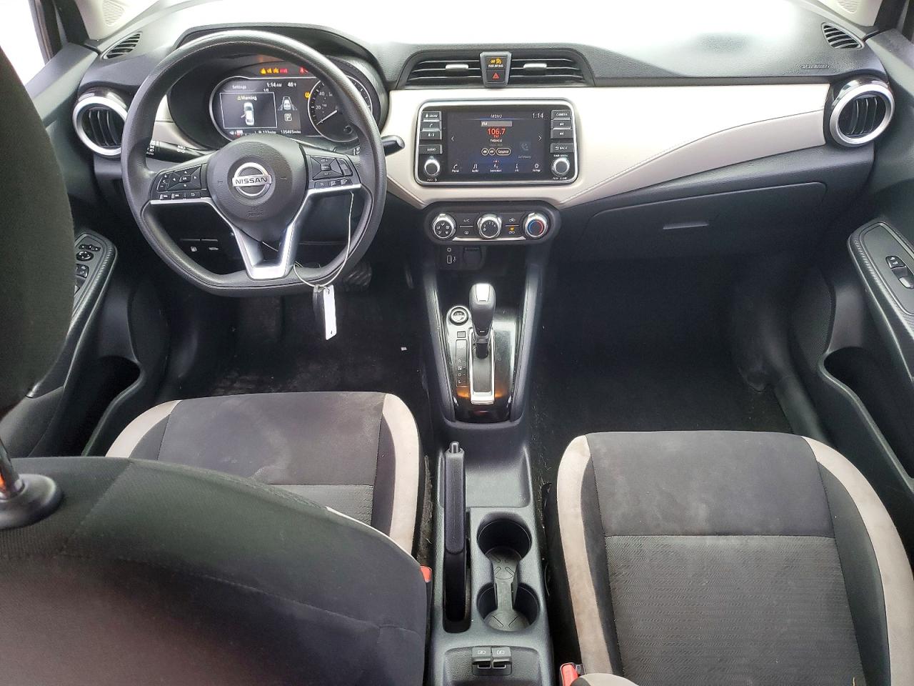 2021 NISSAN VERSA SV photo 8