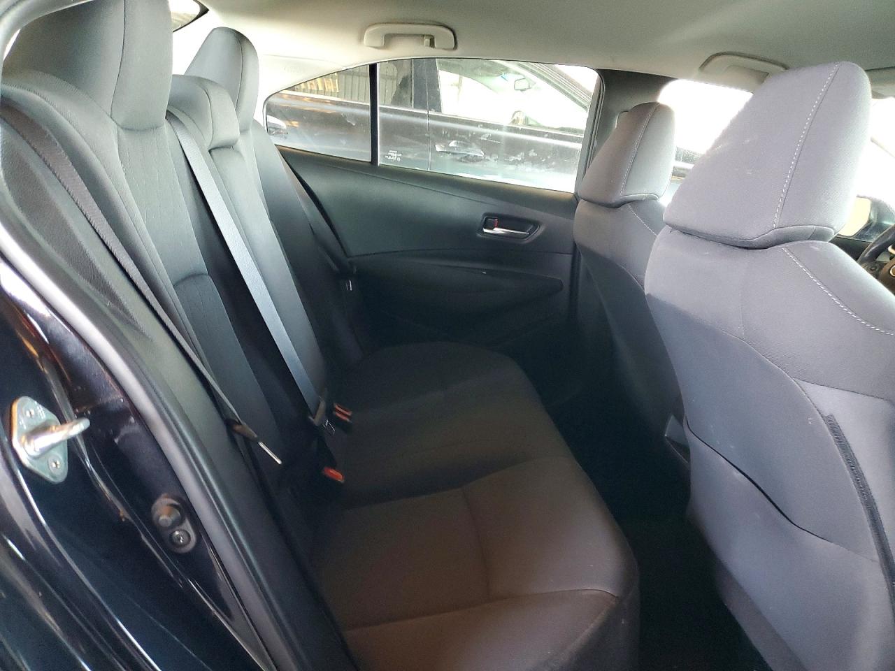 2020 TOYOTA COROLLA LE photo 10