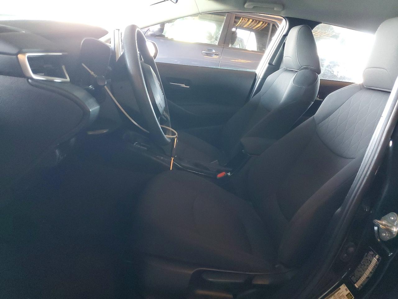 2020 TOYOTA COROLLA LE photo 7