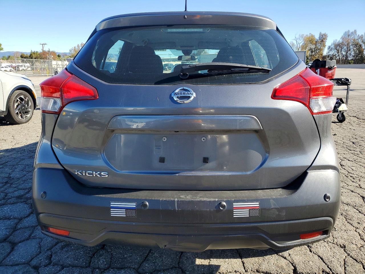 2020 NISSAN KICKS S photo 6