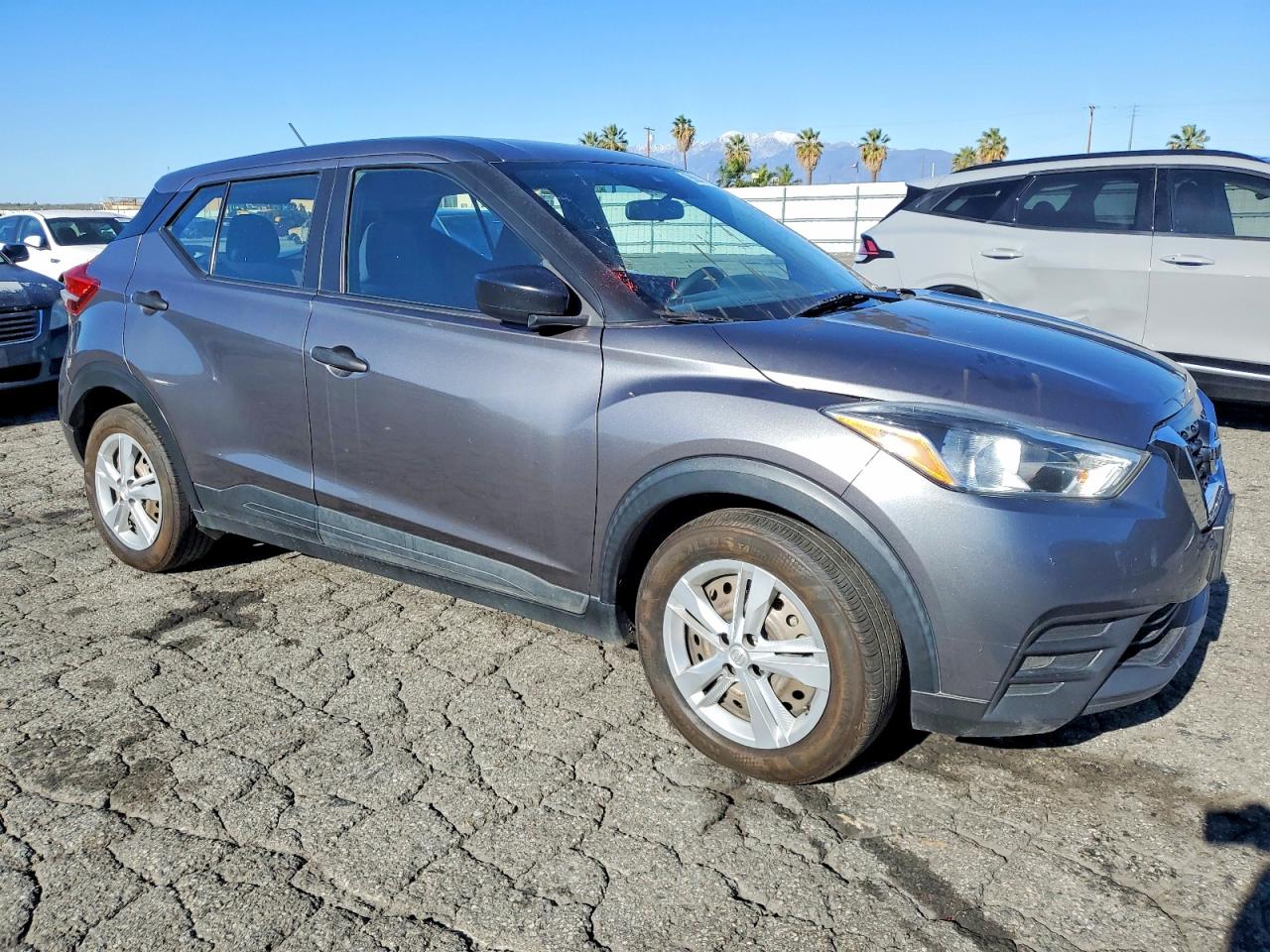 2020 NISSAN KICKS S photo 4