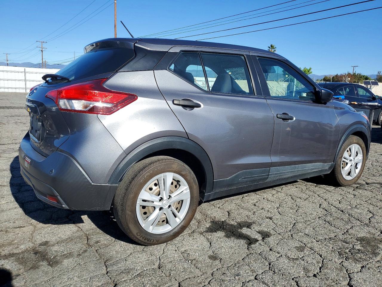 2020 NISSAN KICKS S photo 3