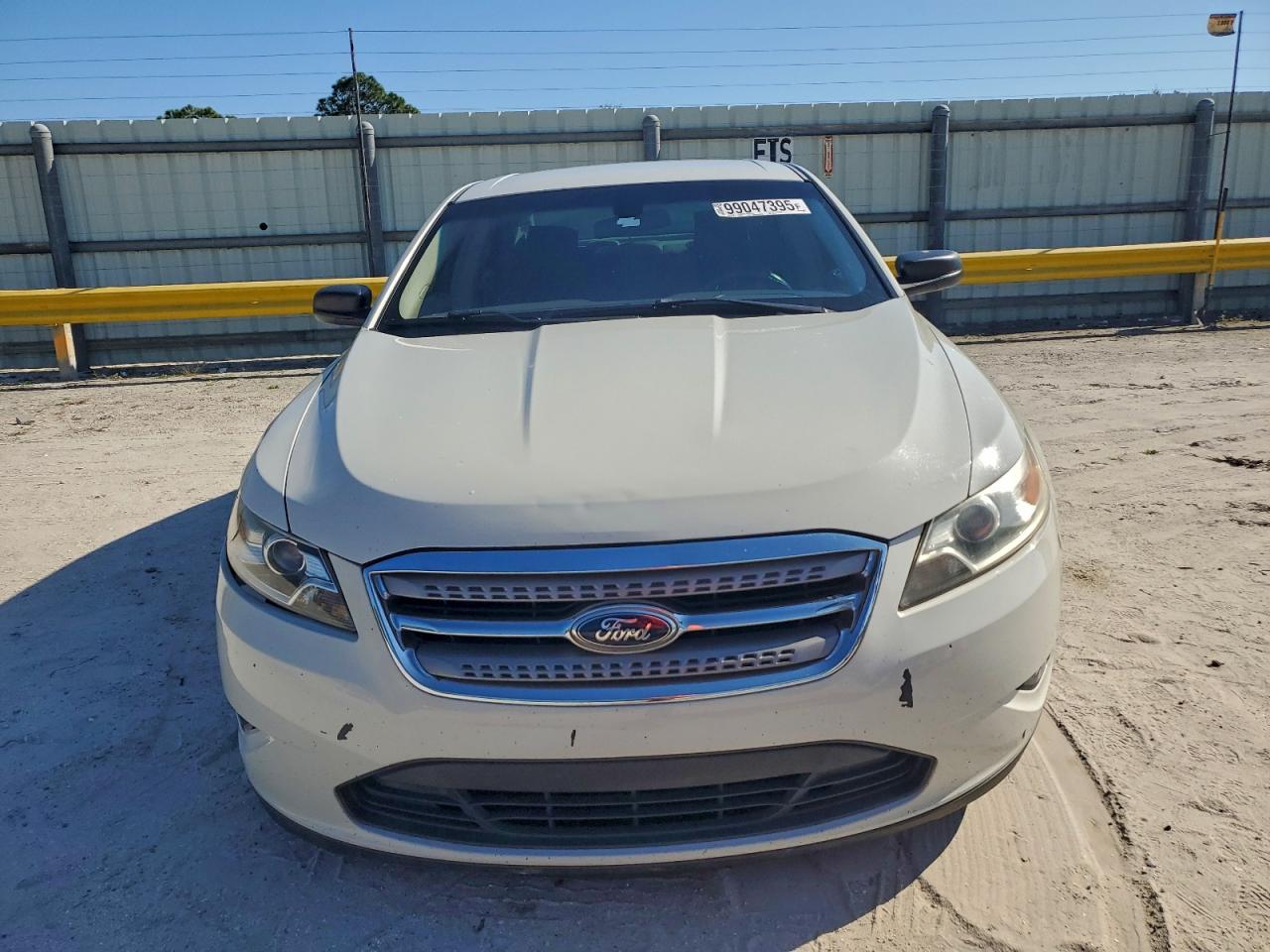 2011 FORD TAURUS SE photo 5