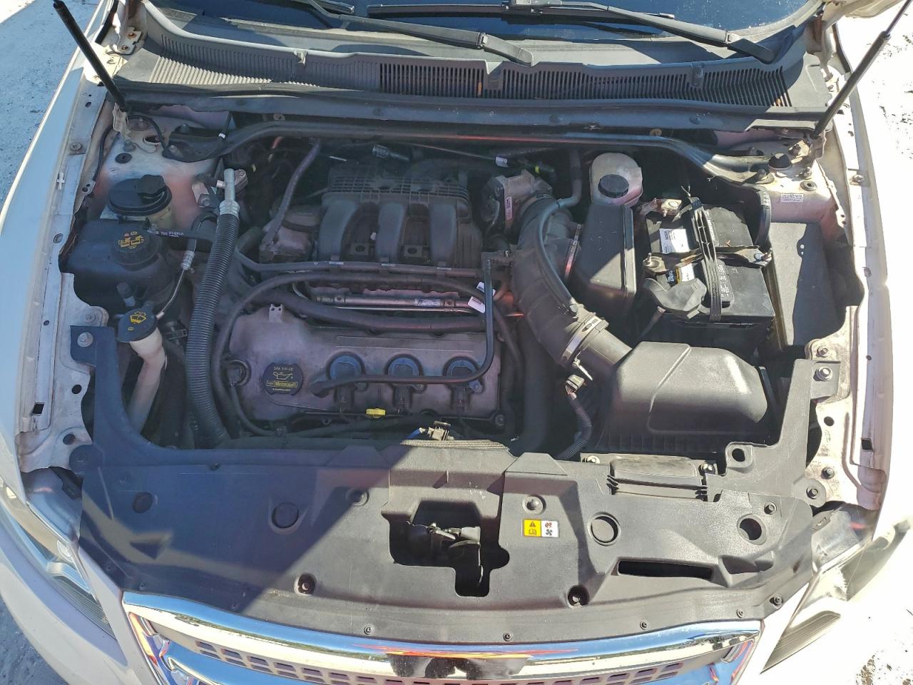 2011 FORD TAURUS SE photo 11