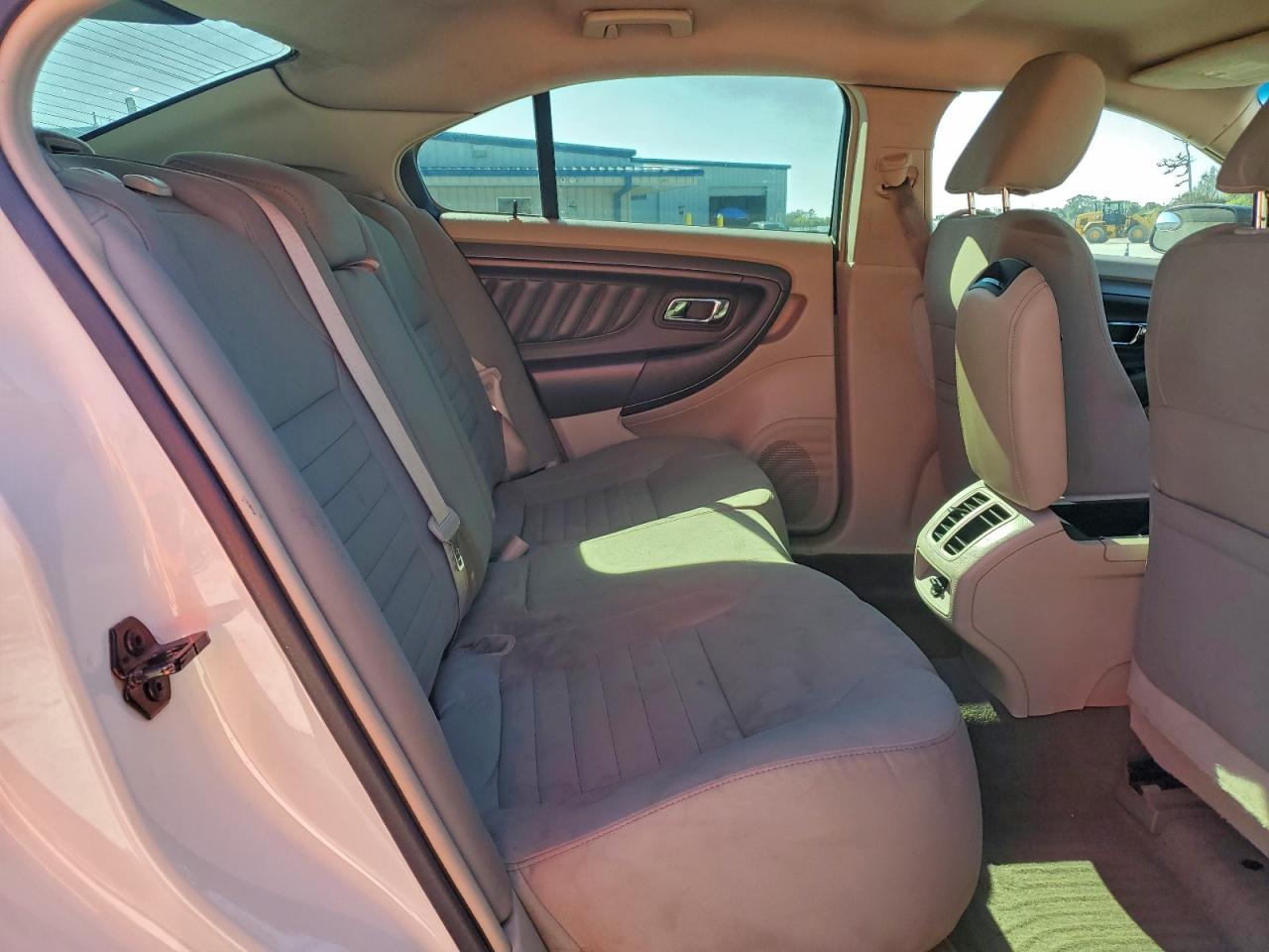 2011 FORD TAURUS SE photo 10