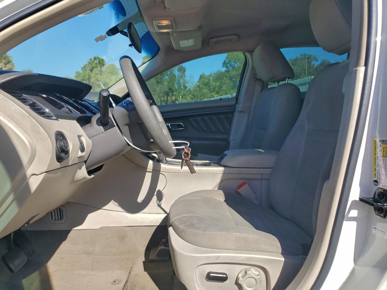 2011 FORD TAURUS SE photo 7