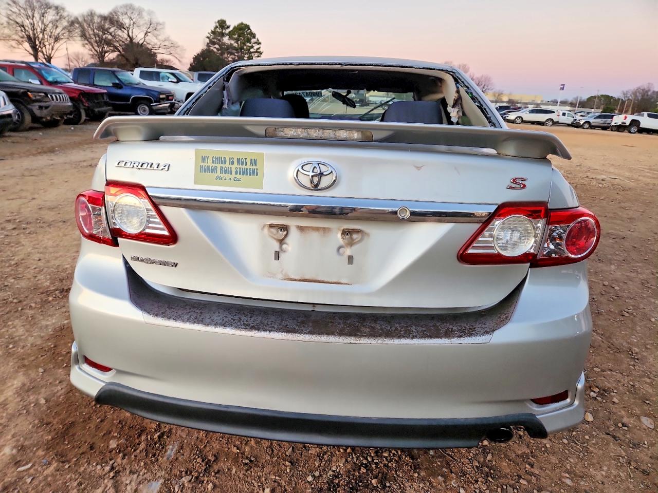 2013 TOYOTA COROLLA BASE photo 11