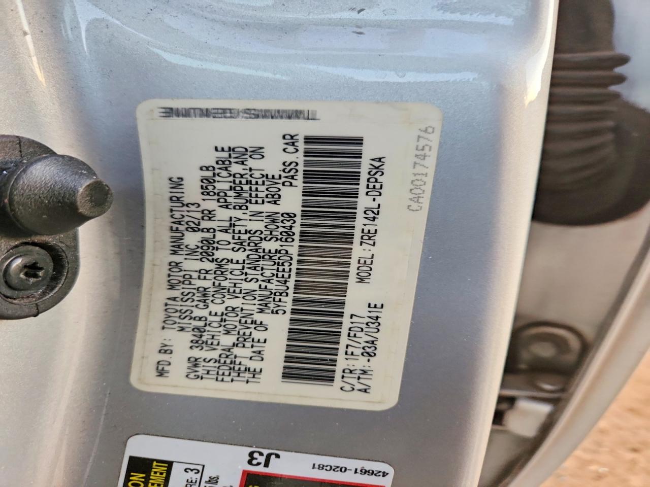 2013 TOYOTA COROLLA BASE photo 23