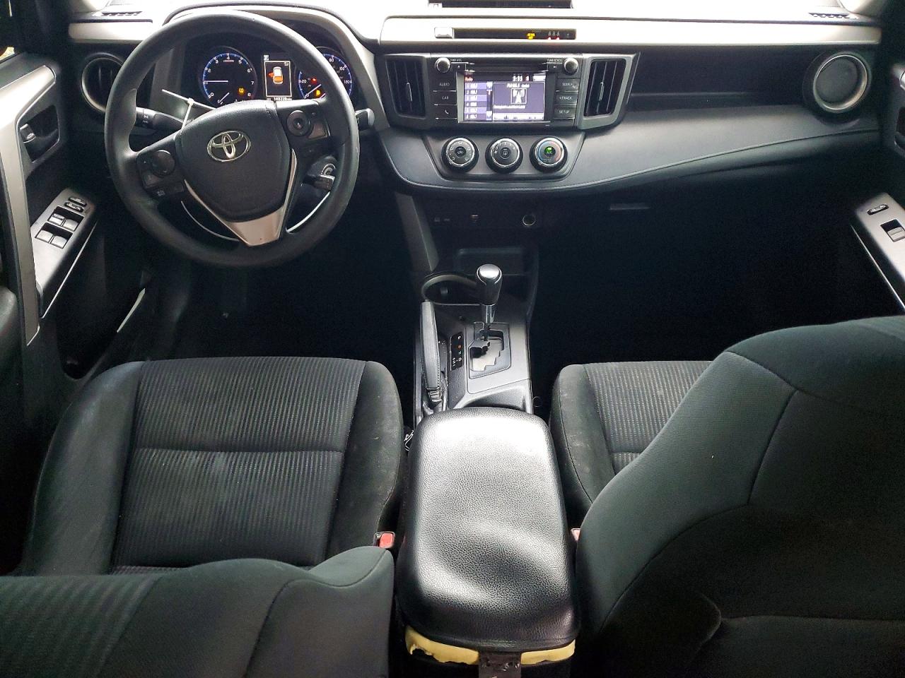 2018 TOYOTA RAV4 LE photo 8